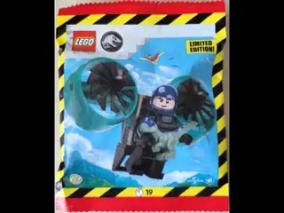 LEGO Jurassic World 122505 Ranger with Helipack and Baby Raptor building instructions